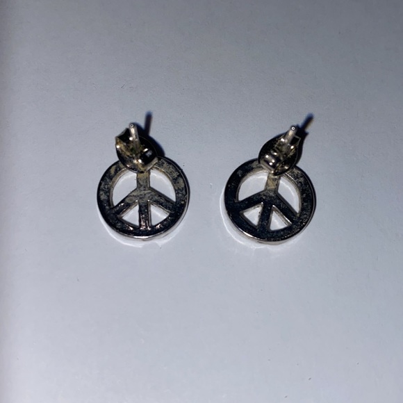 Sliver peace sign stud earrings with rhinestone inlay - Picture 3 of 4